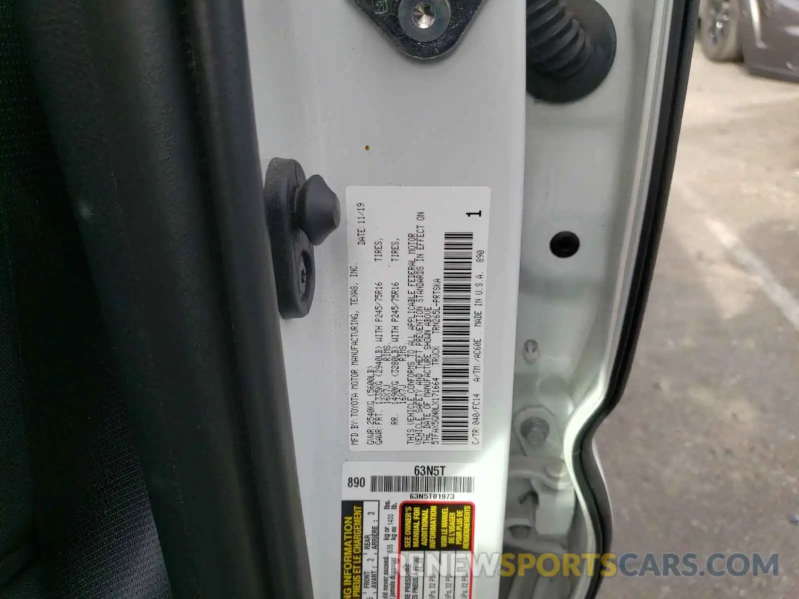 10 Фотография поврежденного автомобиля 5TFAX5GN0LX171664 TOYOTA TACOMA 2020