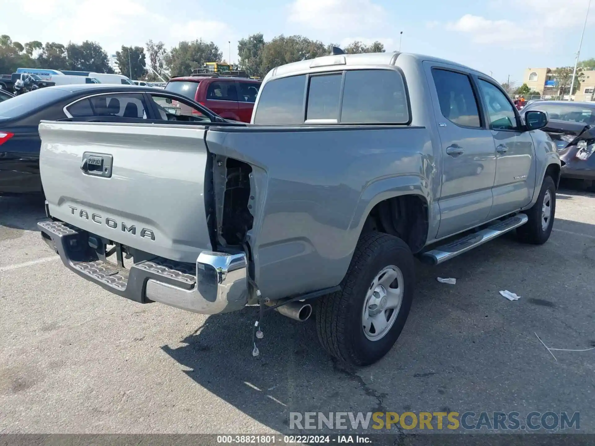 4 Photograph of a damaged car 5TFAX5GN0LX186181 TOYOTA TACOMA 2020