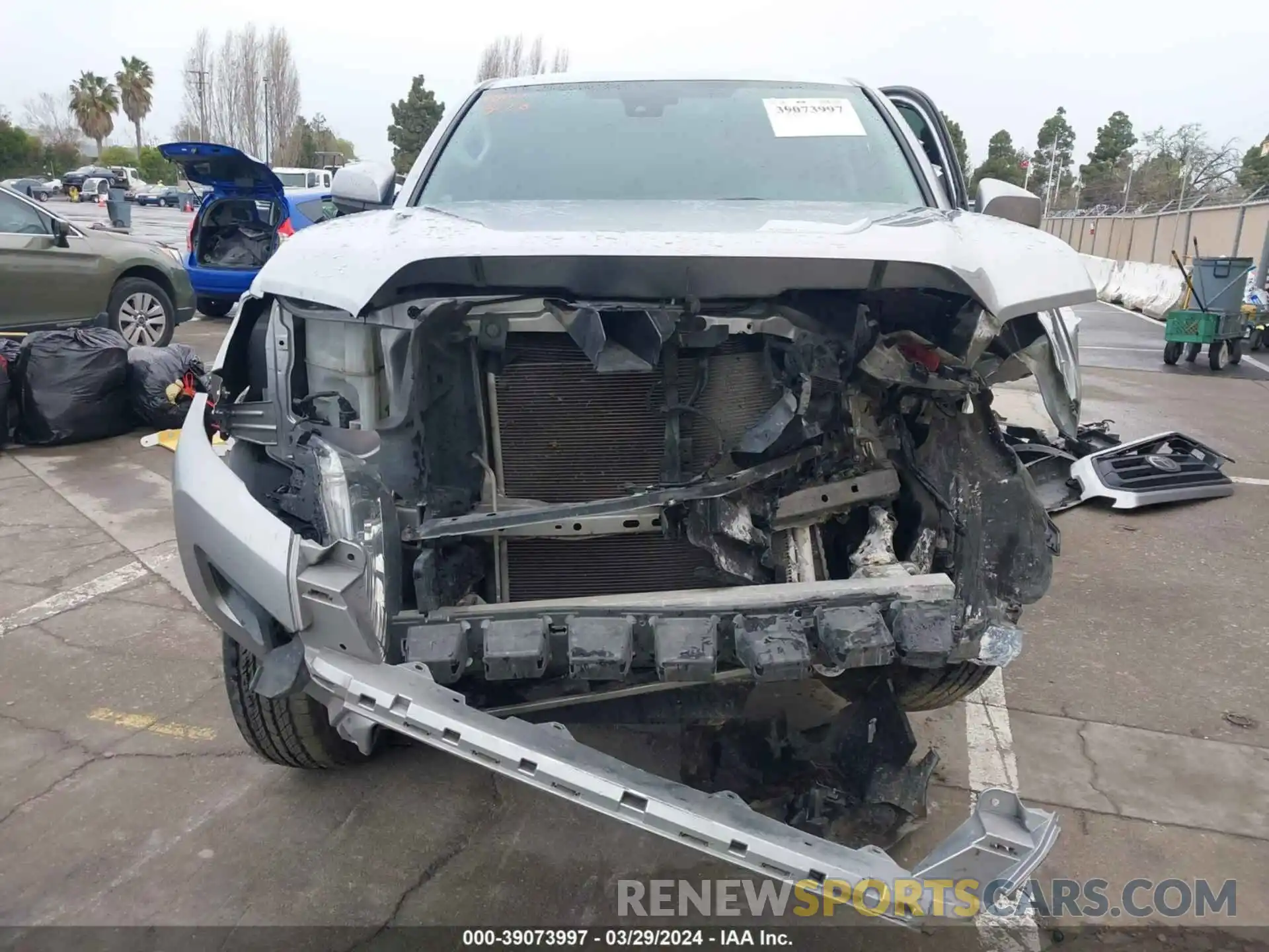 12 Фотография поврежденного автомобиля 5TFAX5GN0LX186830 TOYOTA TACOMA 2020