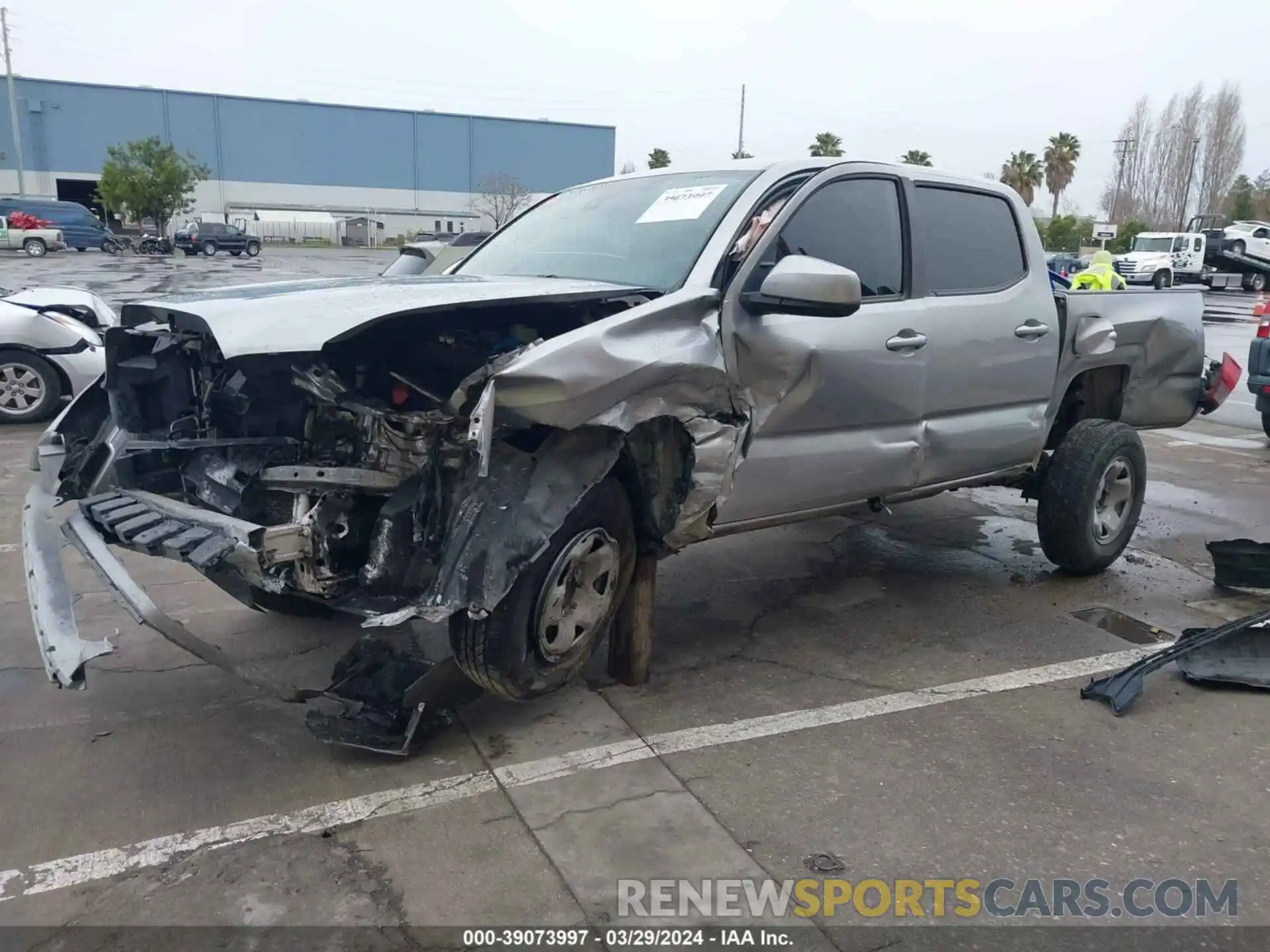 2 Фотография поврежденного автомобиля 5TFAX5GN0LX186830 TOYOTA TACOMA 2020