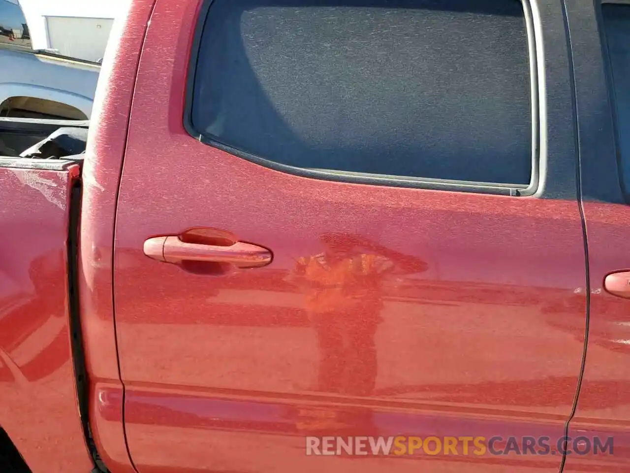 10 Photograph of a damaged car 5TFAX5GN0LX188710 TOYOTA TACOMA 2020