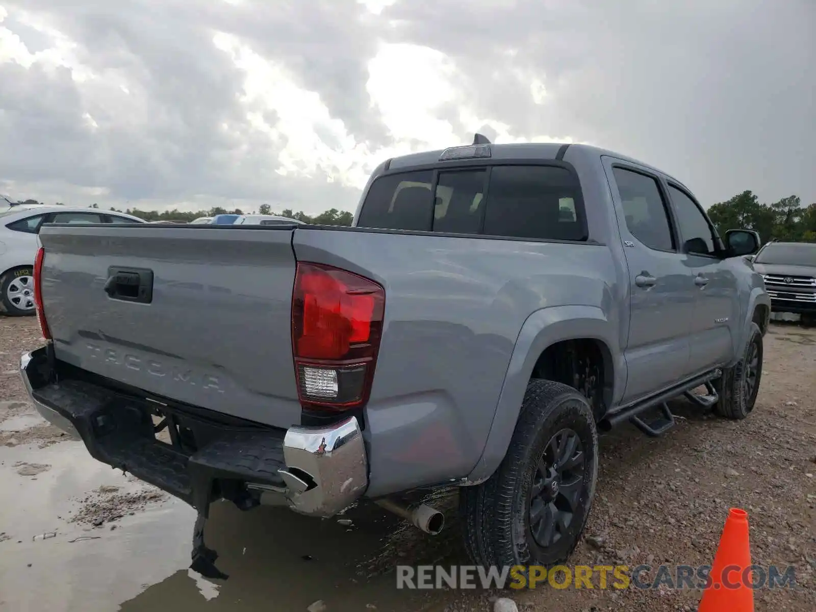 4 Photograph of a damaged car 5TFAX5GN1LX176565 TOYOTA TACOMA 2020