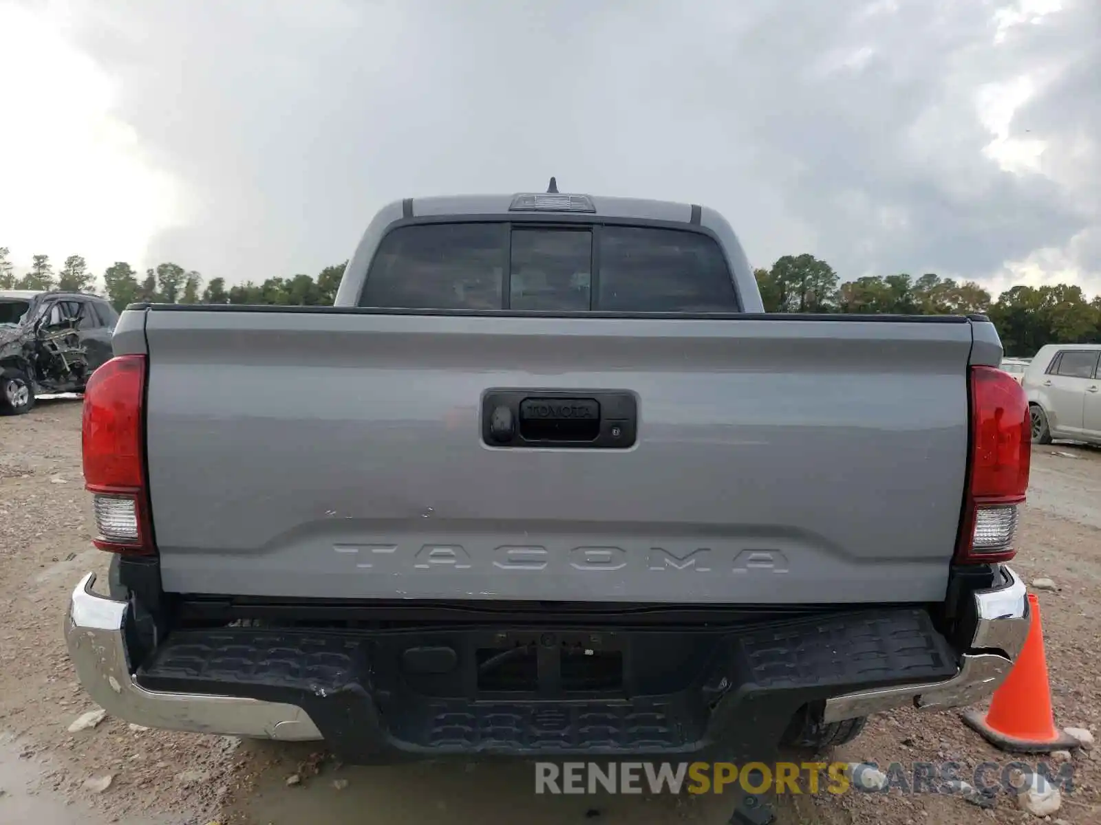 9 Photograph of a damaged car 5TFAX5GN1LX176565 TOYOTA TACOMA 2020