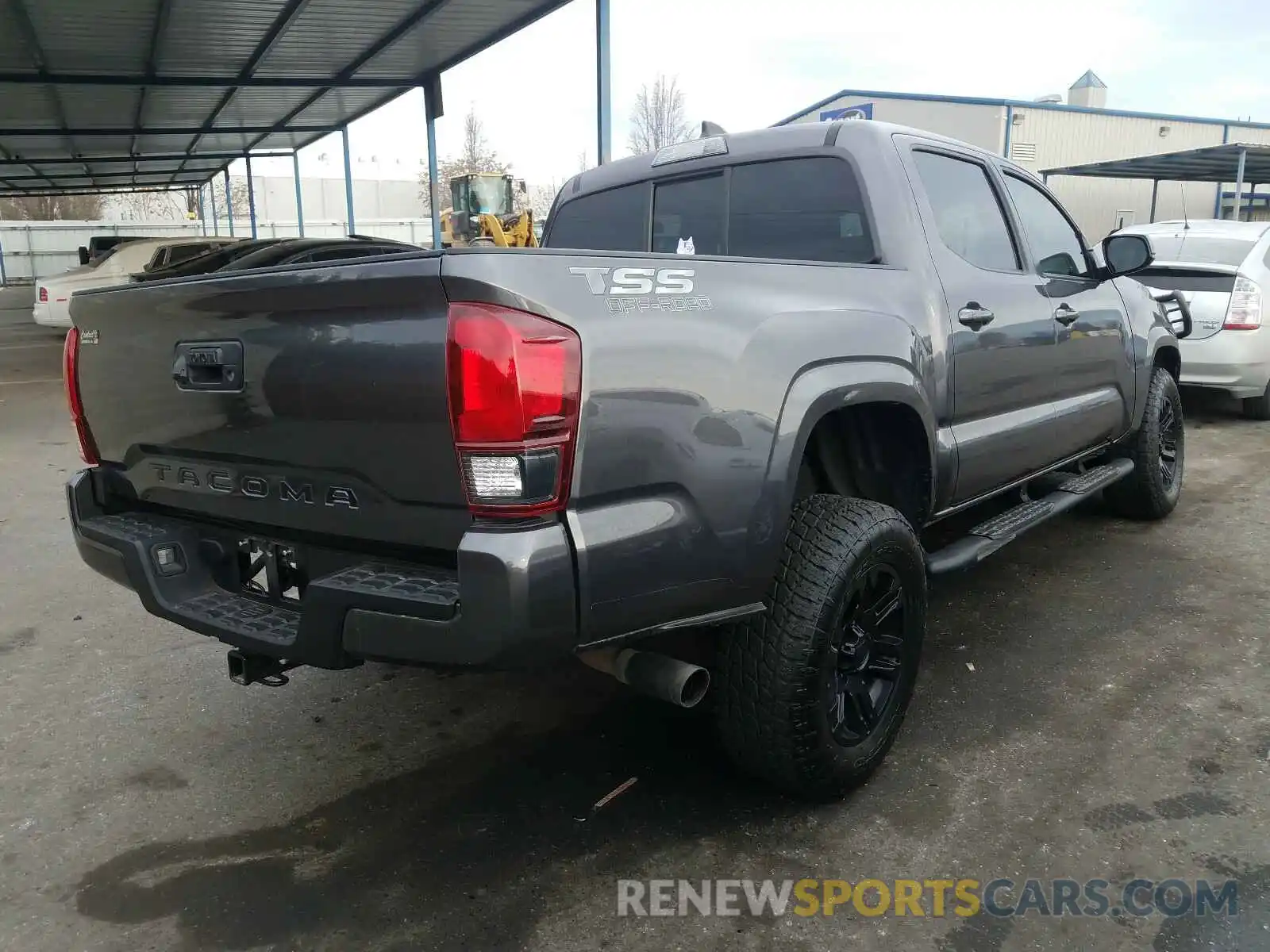 4 Photograph of a damaged car 5TFAX5GN2LX166773 TOYOTA TACOMA 2020