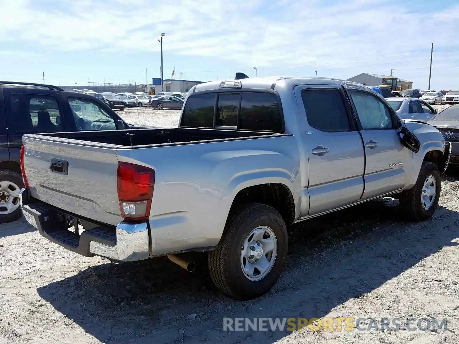 4 Photograph of a damaged car 5TFAX5GN4LX172994 TOYOTA TACOMA 2020