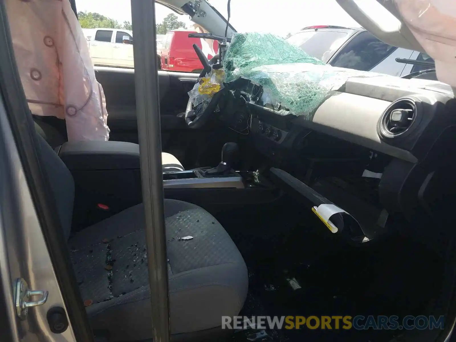 5 Photograph of a damaged car 5TFAX5GN5LX165374 TOYOTA TACOMA 2020