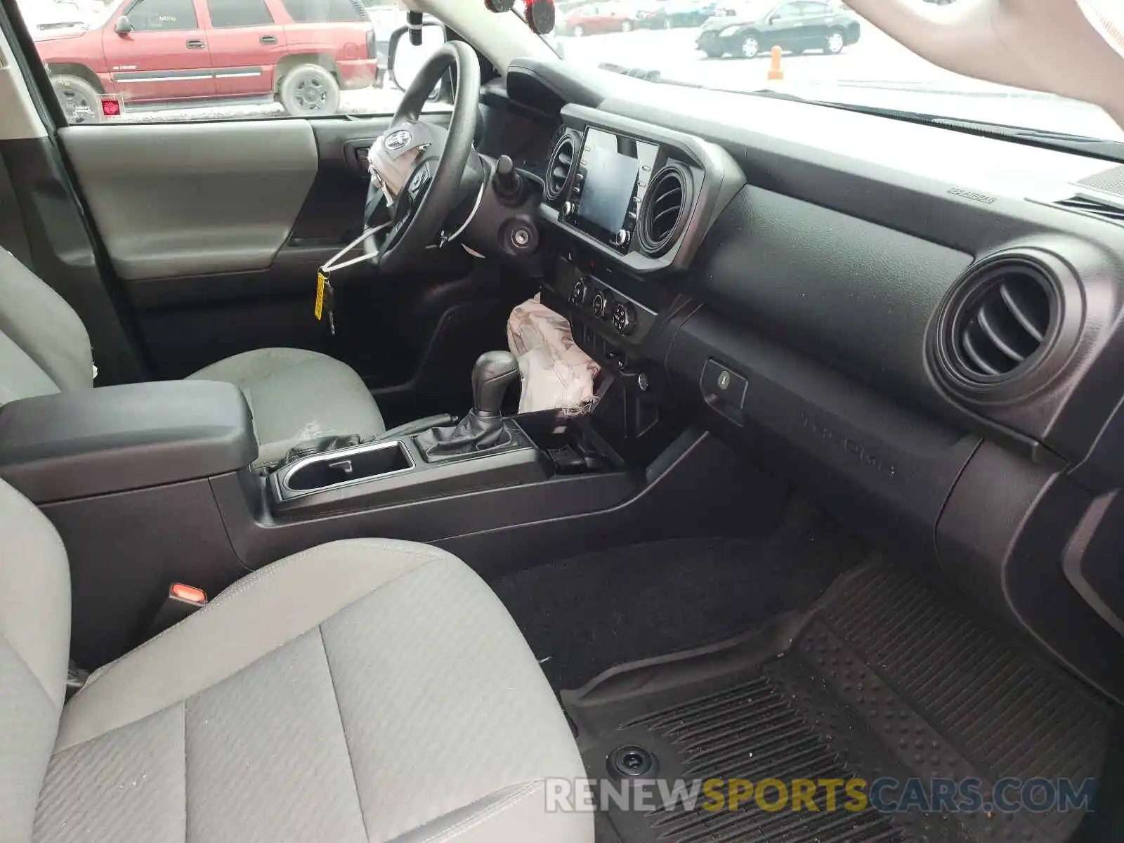 5 Photograph of a damaged car 5TFAX5GN7LX172052 TOYOTA TACOMA 2020