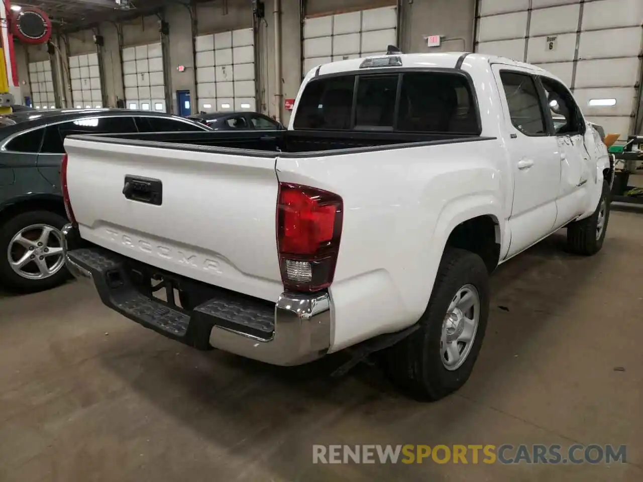 4 Photograph of a damaged car 5TFAX5GN7LX175890 TOYOTA TACOMA 2020