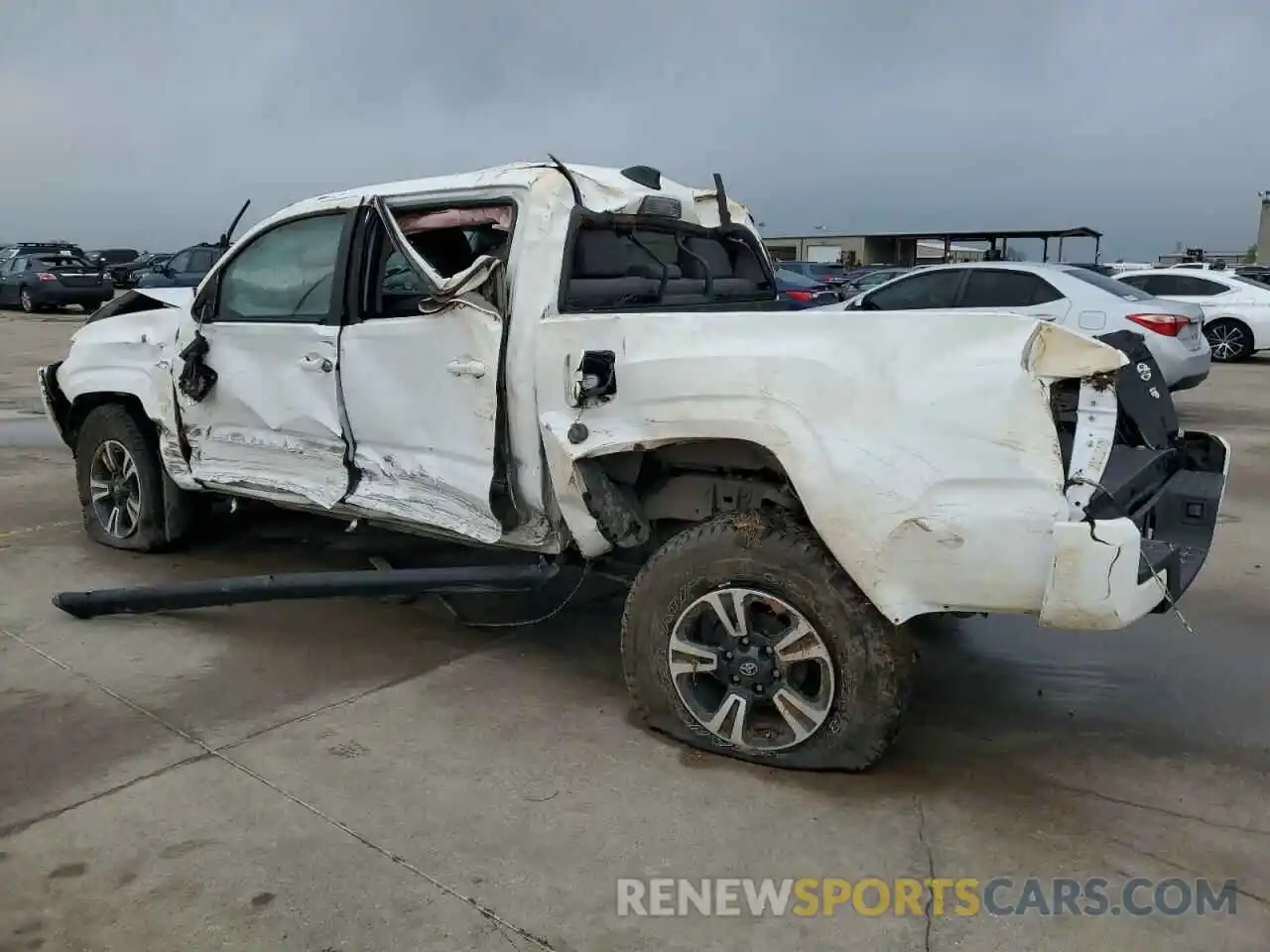 2 Фотография поврежденного автомобиля 5TFAX5GN7LX187800 TOYOTA TACOMA 2020