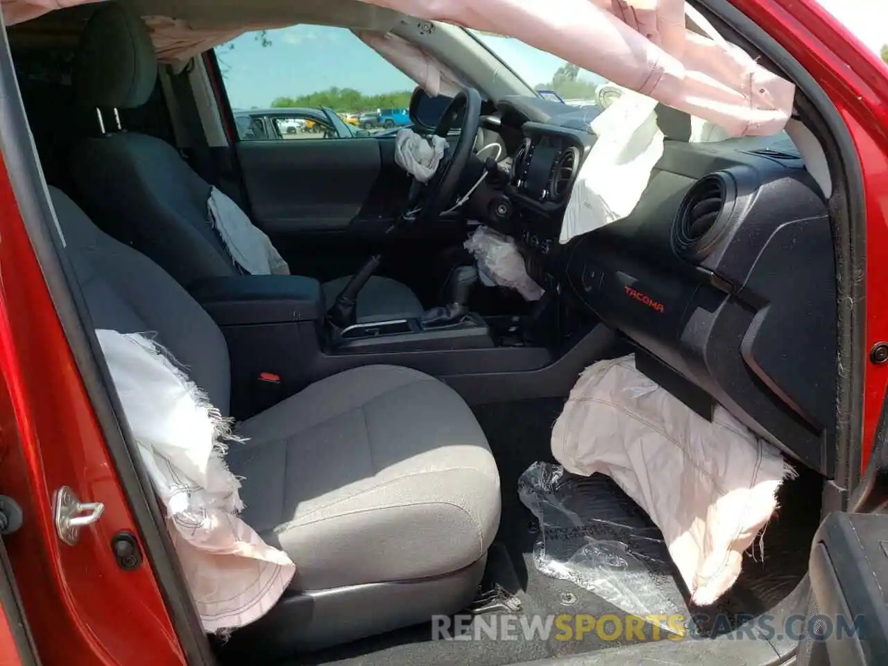 5 Photograph of a damaged car 5TFAX5GN8LX188390 TOYOTA TACOMA 2020