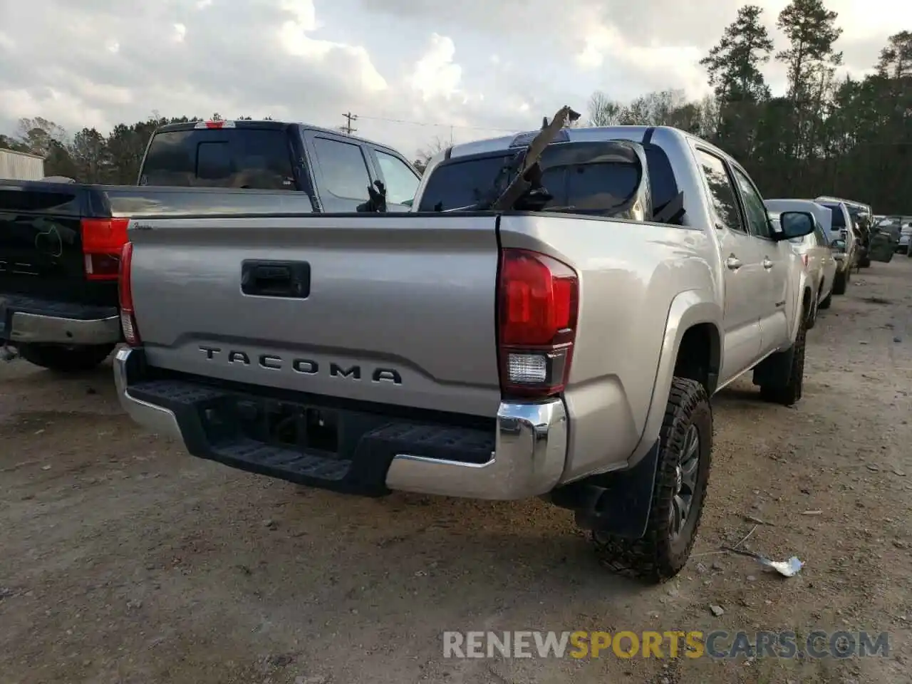 4 Фотография поврежденного автомобиля 5TFAX5GN9LX187362 TOYOTA TACOMA 2020