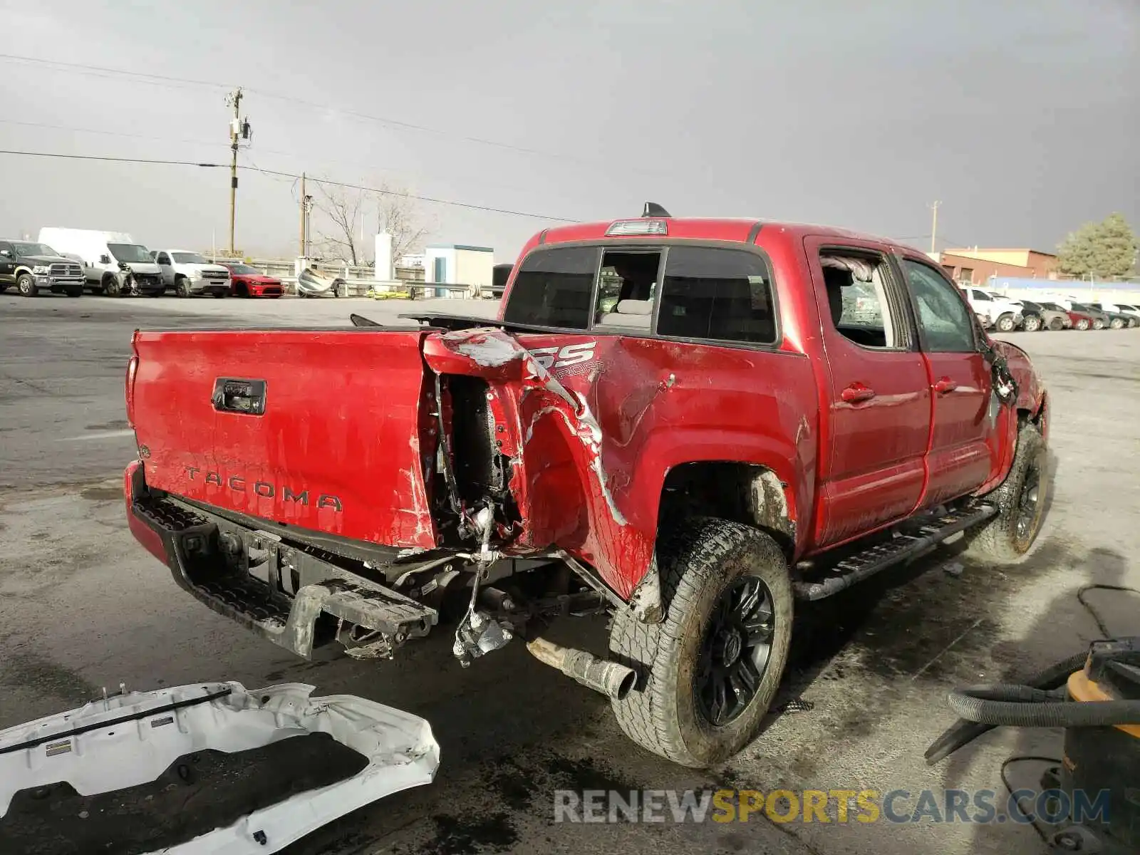 4 Photograph of a damaged car 5TFAX5GN9LX188060 TOYOTA TACOMA 2020