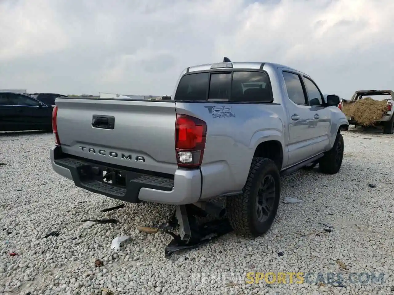 4 Фотография поврежденного автомобиля 5TFAX5GN9LX188480 TOYOTA TACOMA 2020