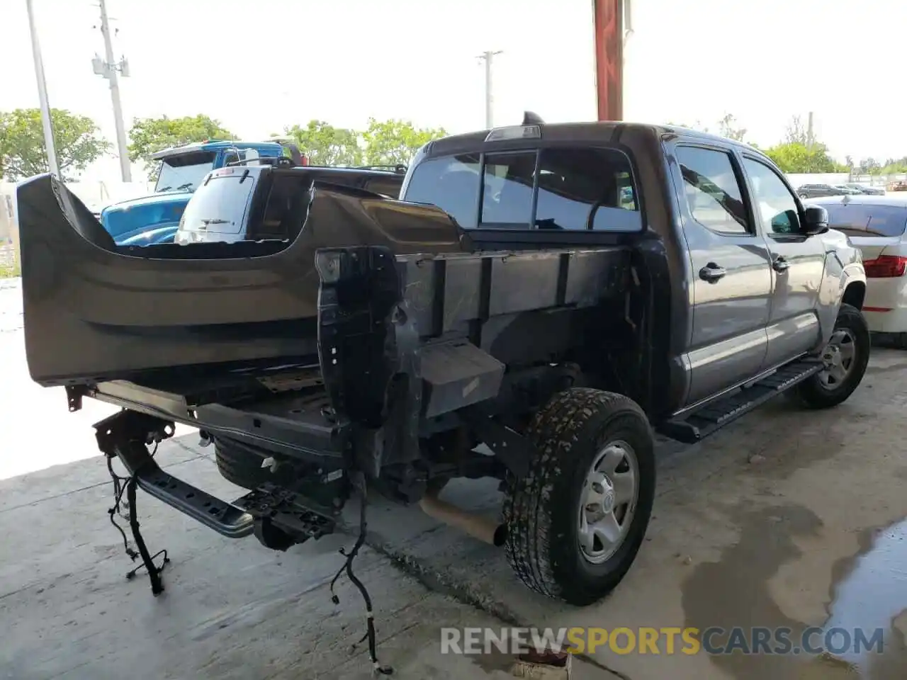 4 Photograph of a damaged car 5TFAX5GNXLX167184 TOYOTA TACOMA 2020