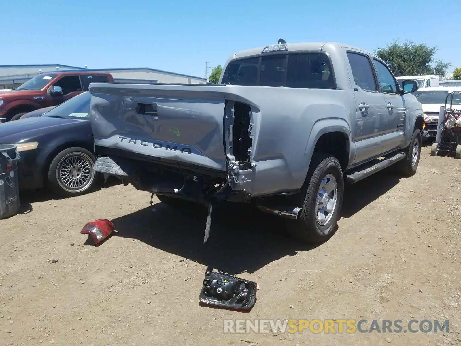 4 Photograph of a damaged car 5TFAX5GNXLX172417 TOYOTA TACOMA 2020