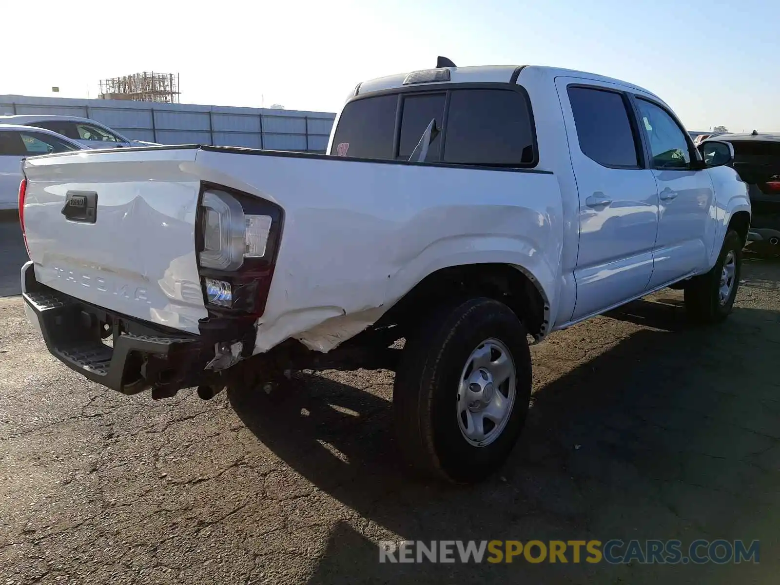 4 Photograph of a damaged car 5TFAX5GNXLX175091 TOYOTA TACOMA 2020