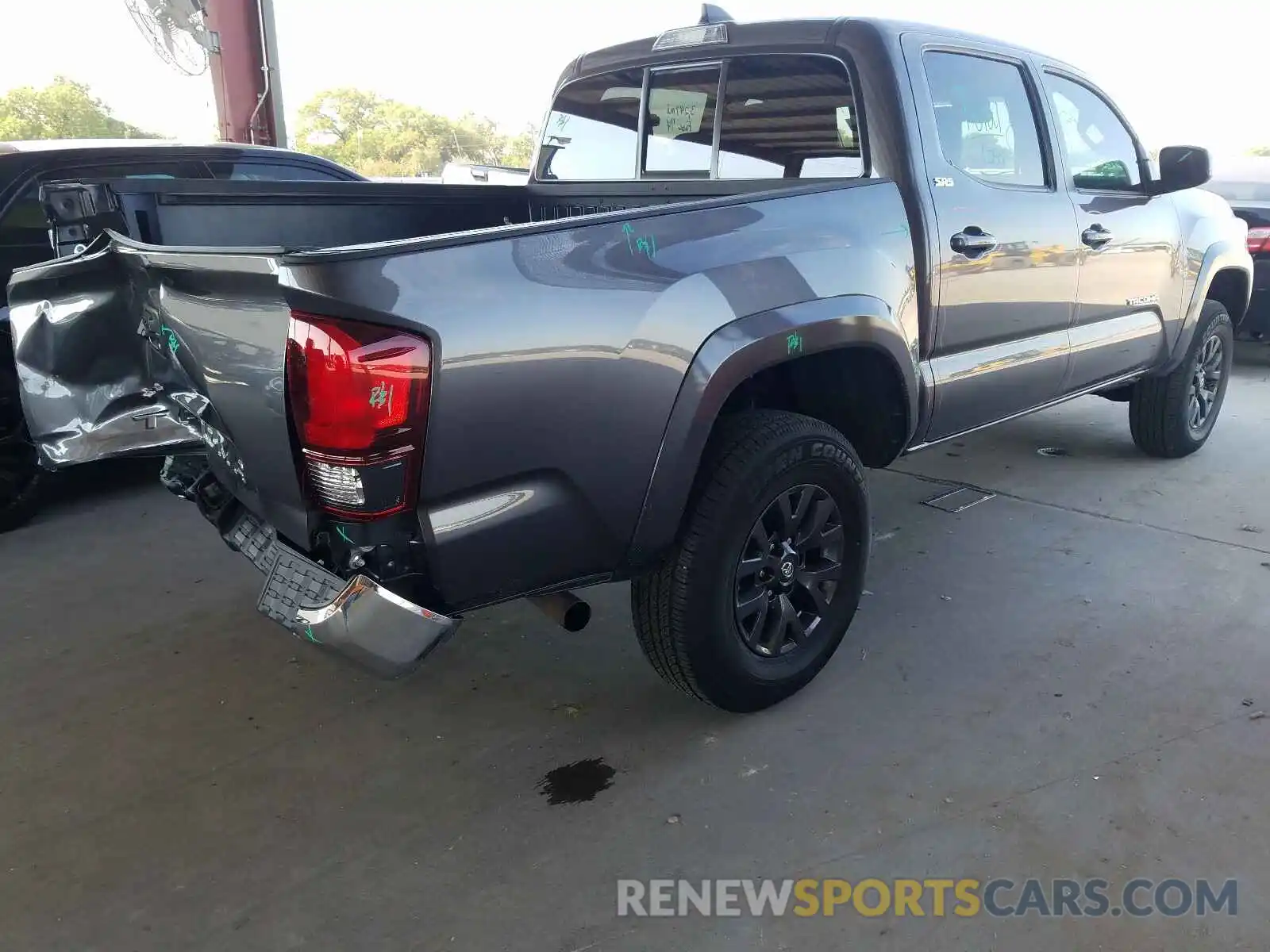 4 Photograph of a damaged car 5TFAX5GNXLX179576 TOYOTA TACOMA 2020