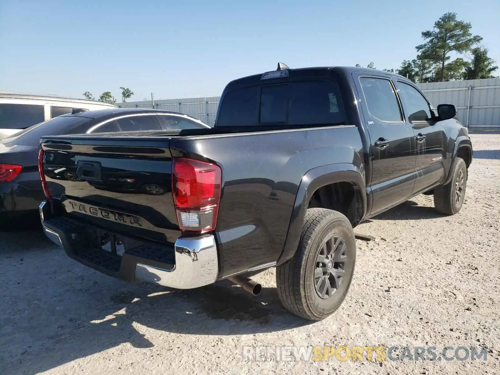 4 Photograph of a damaged car 5TFAX5GNXLX180579 TOYOTA TACOMA 2020