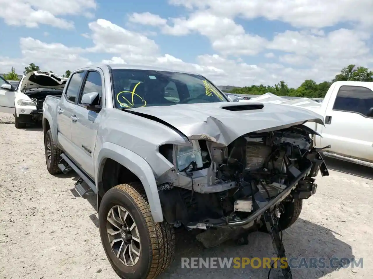 1 Photograph of a damaged car 5TFAZ5CN0LX093631 TOYOTA TACOMA 2020