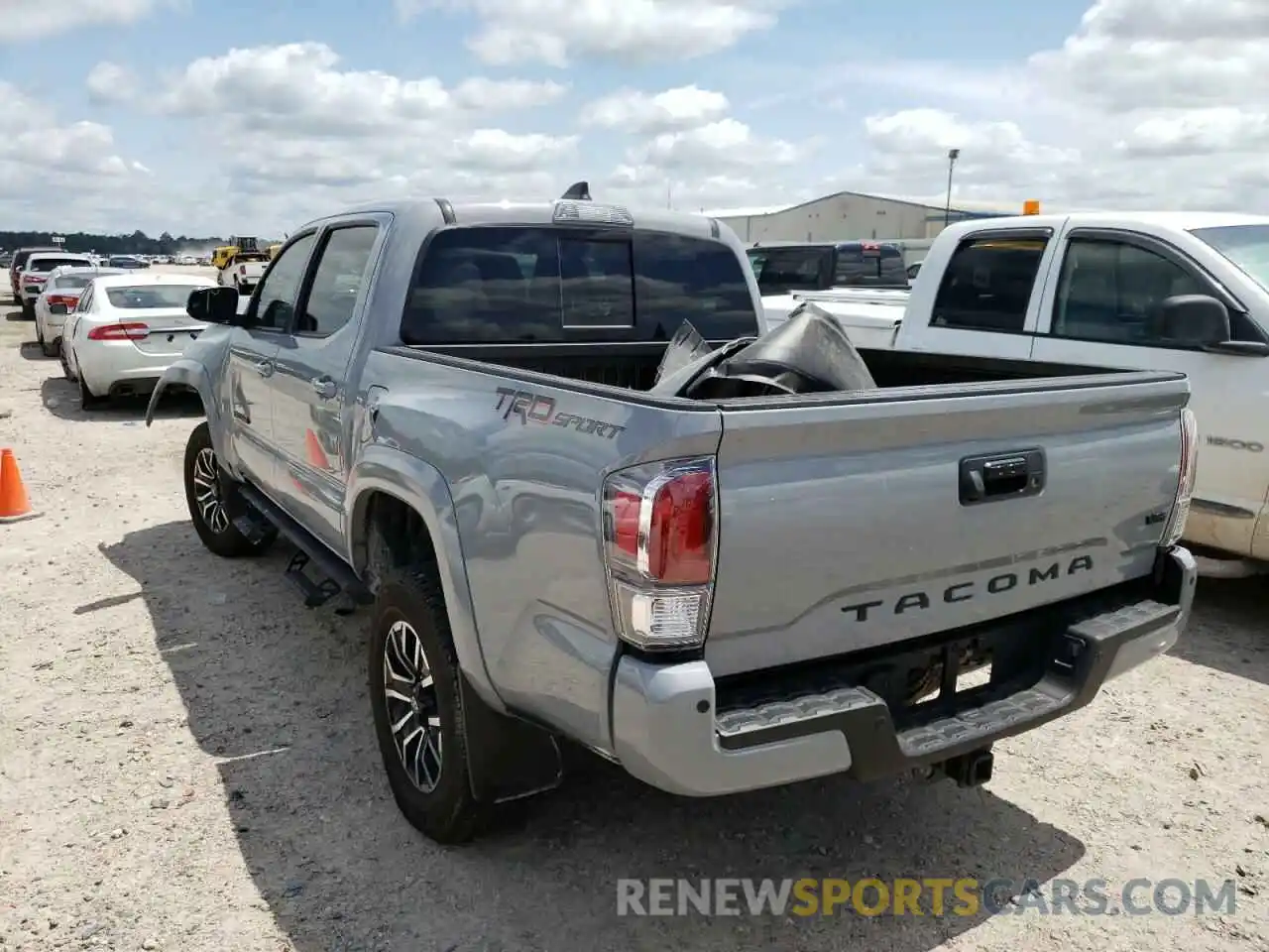 3 Photograph of a damaged car 5TFAZ5CN0LX093631 TOYOTA TACOMA 2020