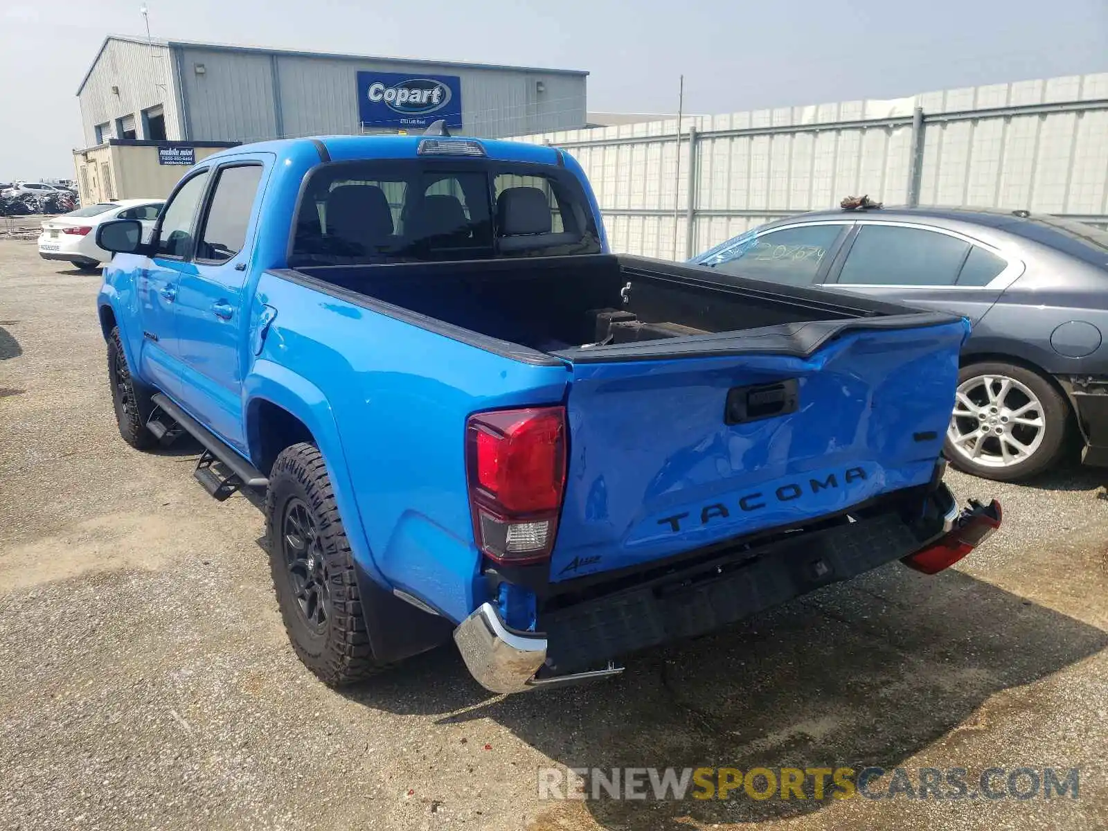 3 Photograph of a damaged car 5TFAZ5CN0LX095055 TOYOTA TACOMA 2020