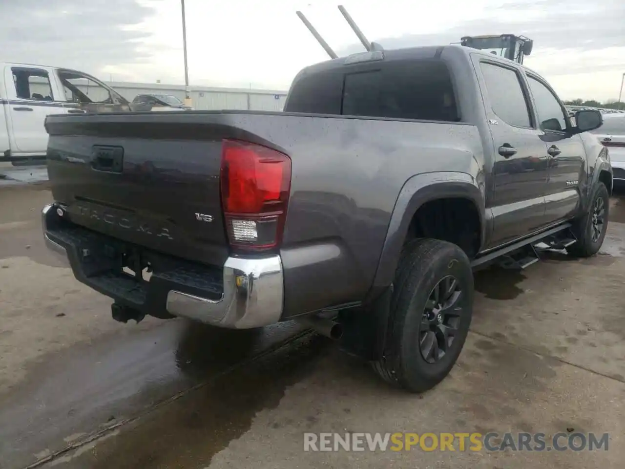 4 Photograph of a damaged car 5TFAZ5CN1LX089281 TOYOTA TACOMA 2020