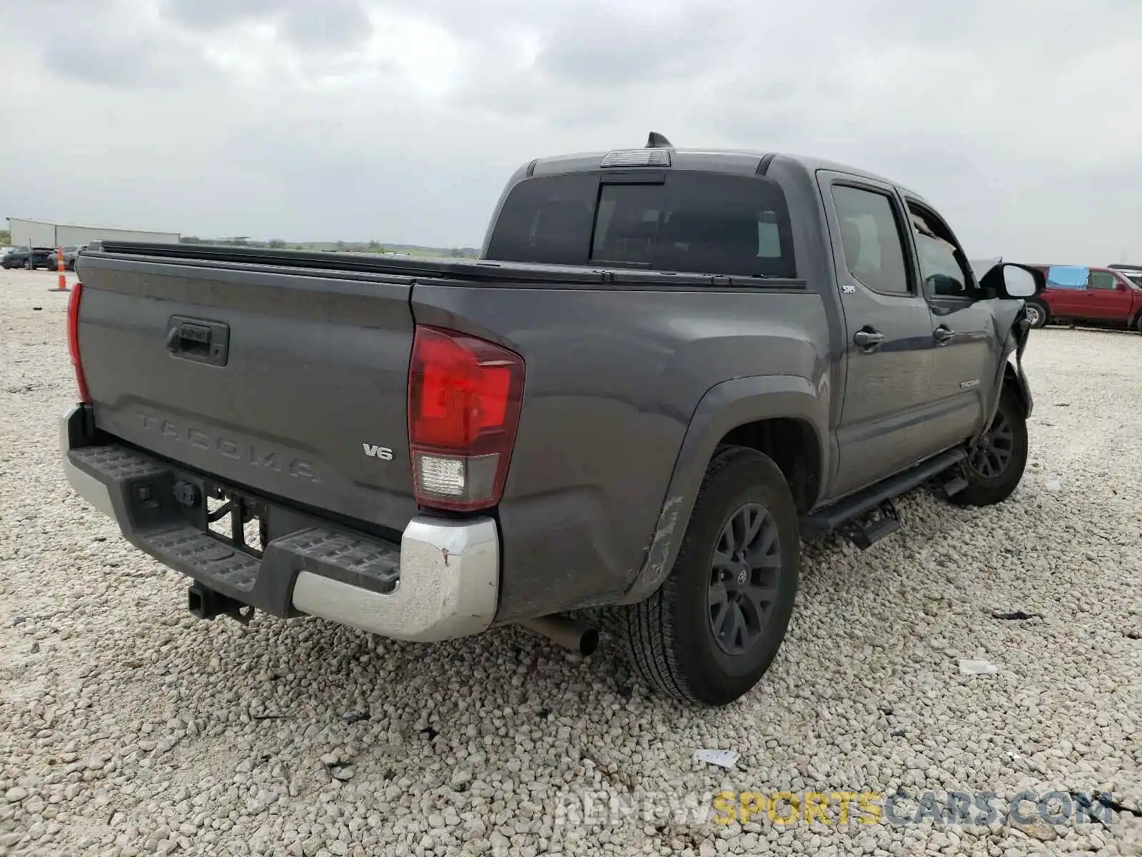 4 Photograph of a damaged car 5TFAZ5CN1LX089295 TOYOTA TACOMA 2020