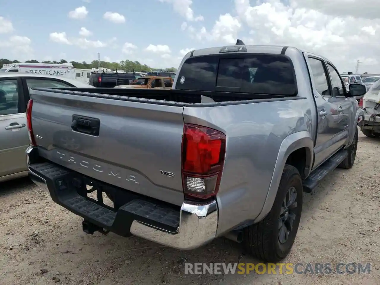 4 Photograph of a damaged car 5TFAZ5CN2LX088186 TOYOTA TACOMA 2020