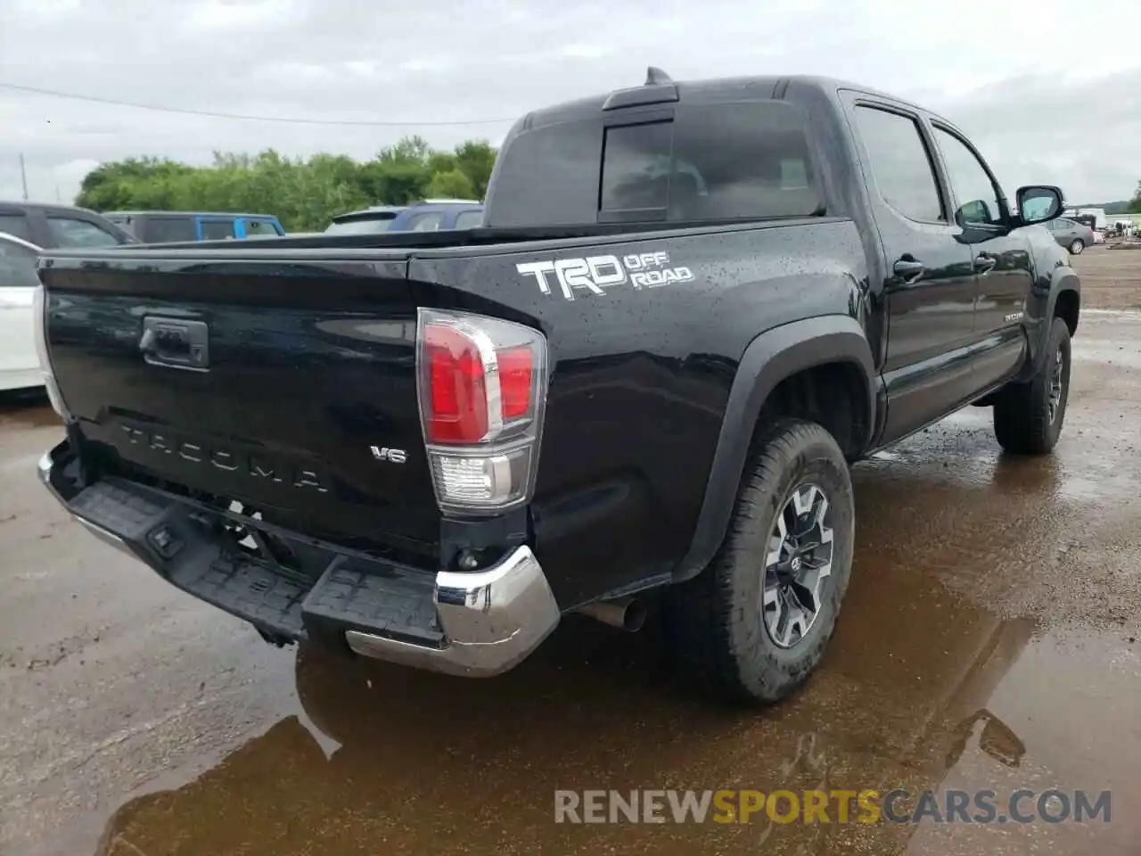 4 Photograph of a damaged car 5TFAZ5CN2LX092674 TOYOTA TACOMA 2020