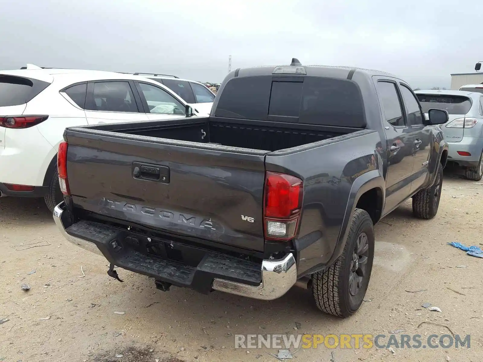 4 Photograph of a damaged car 5TFAZ5CN2LX094344 TOYOTA TACOMA 2020