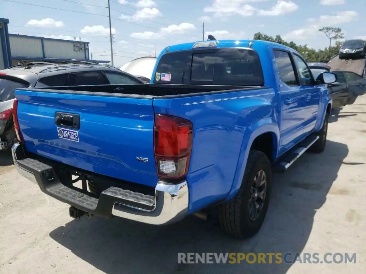 4 Photograph of a damaged car 5TFAZ5CN3LX091999 TOYOTA TACOMA 2020