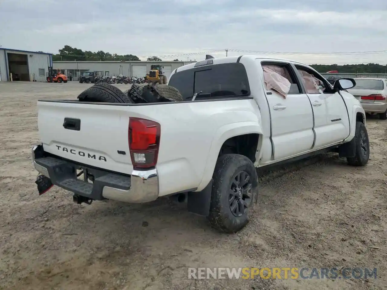 4 Photograph of a damaged car 5TFAZ5CN3LX094384 TOYOTA TACOMA 2020