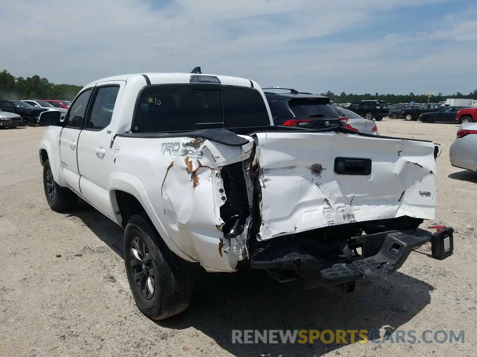 3 Photograph of a damaged car 5TFAZ5CN4LX089002 TOYOTA TACOMA 2020