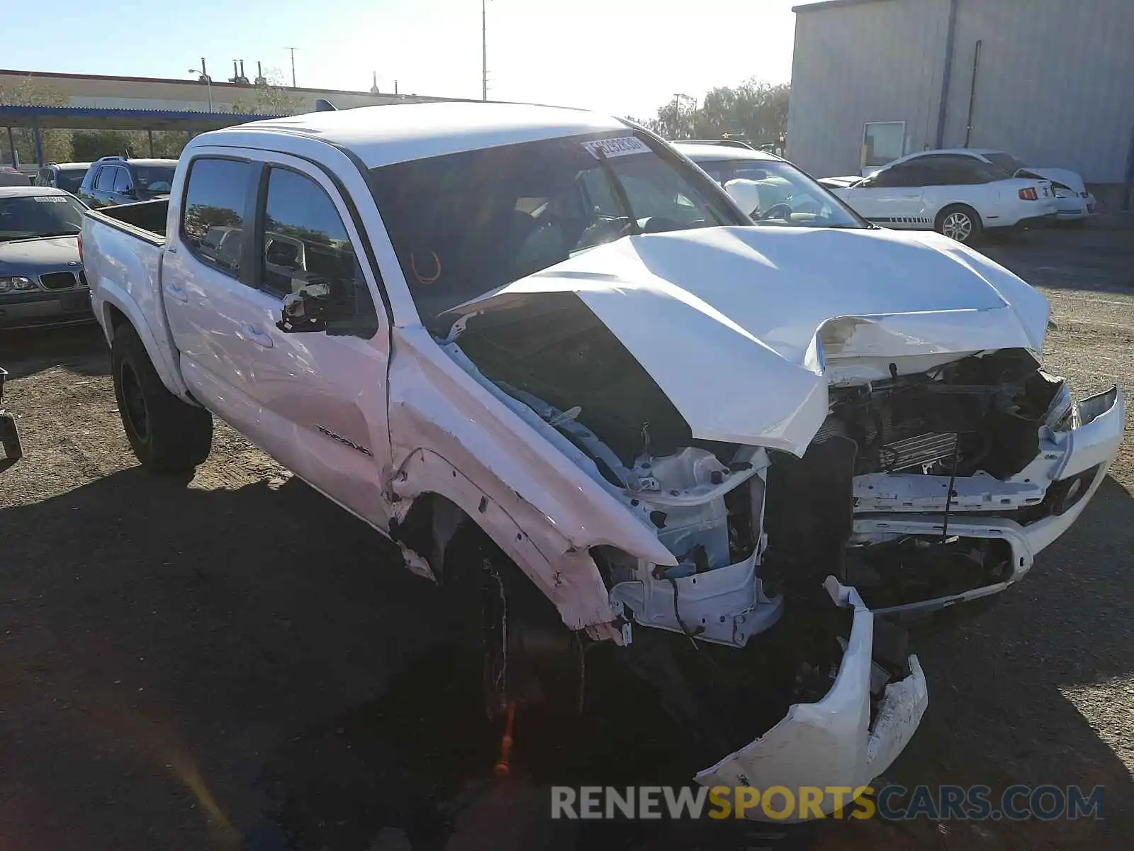 1 Photograph of a damaged car 5TFAZ5CN4LX092868 TOYOTA TACOMA 2020