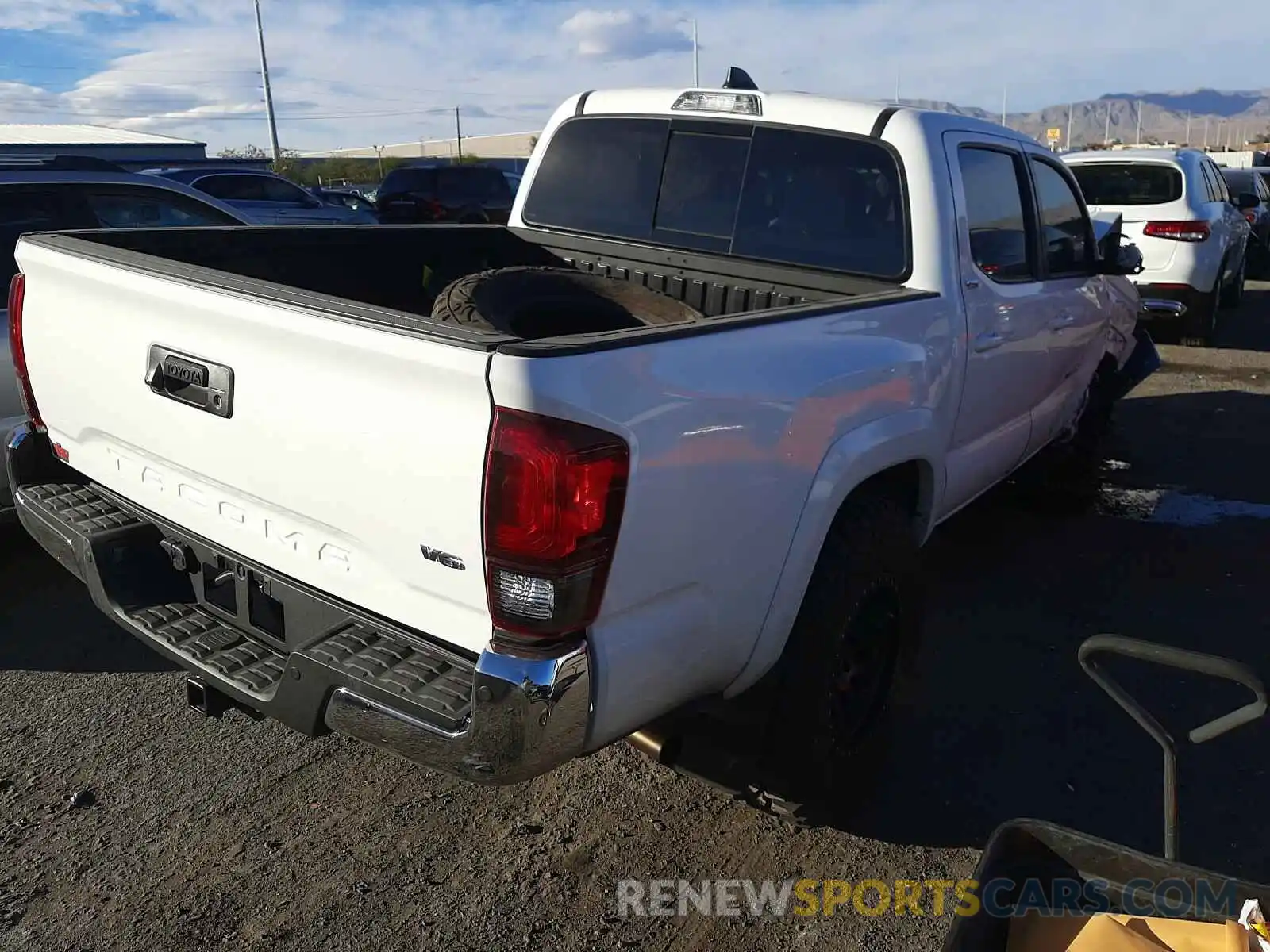 4 Photograph of a damaged car 5TFAZ5CN4LX092868 TOYOTA TACOMA 2020