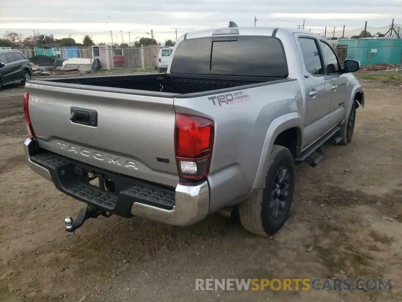 4 Фотография поврежденного автомобиля 5TFAZ5CN5LX089445 TOYOTA TACOMA 2020