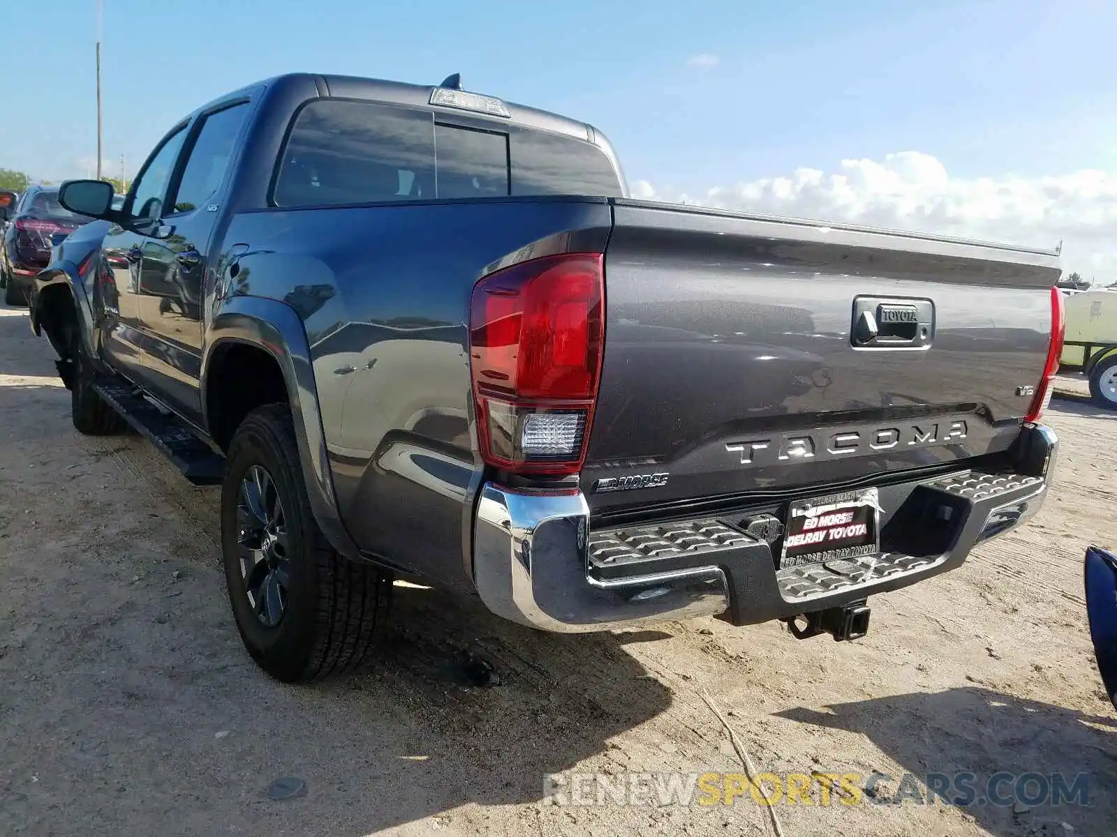 3 Photograph of a damaged car 5TFAZ5CN5LX090286 TOYOTA TACOMA 2020