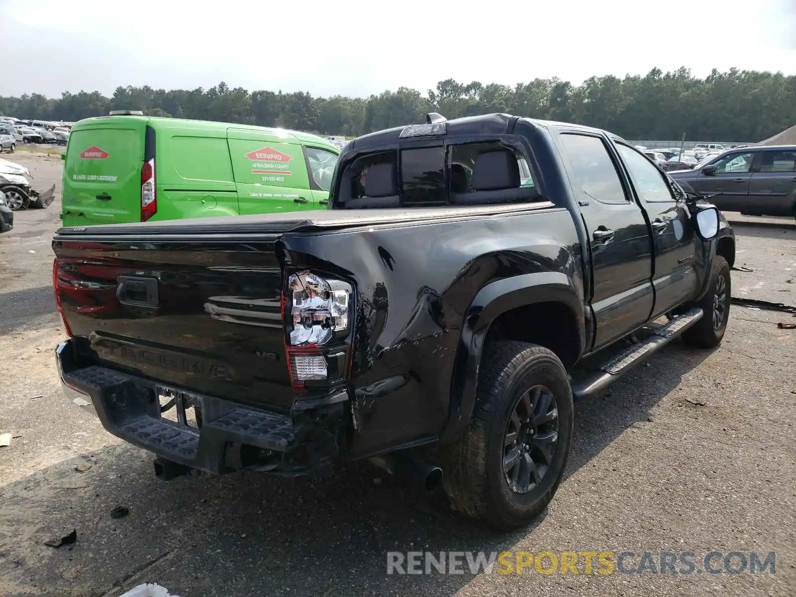 4 Photograph of a damaged car 5TFAZ5CN5LX094516 TOYOTA TACOMA 2020