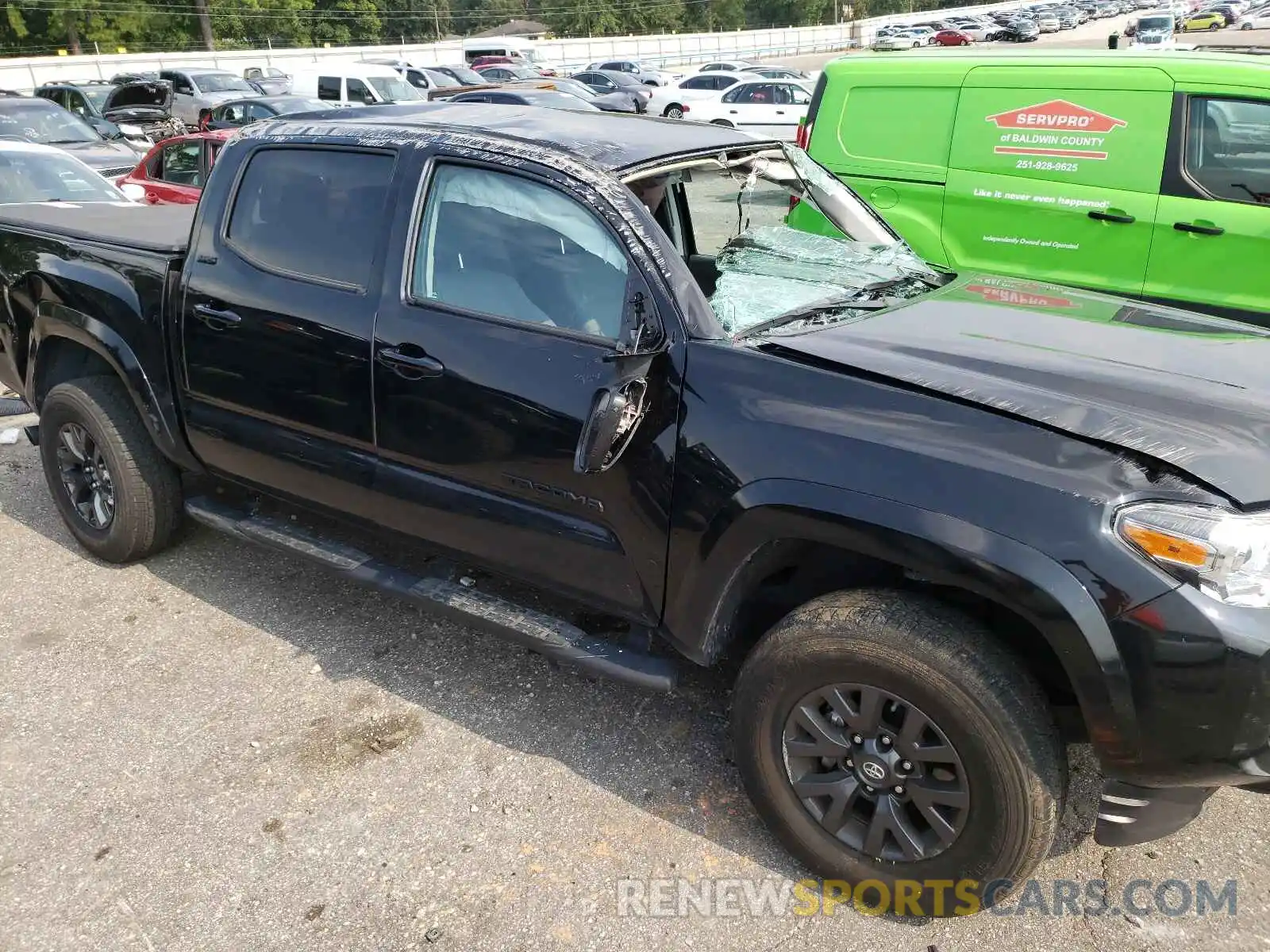 9 Photograph of a damaged car 5TFAZ5CN5LX094516 TOYOTA TACOMA 2020