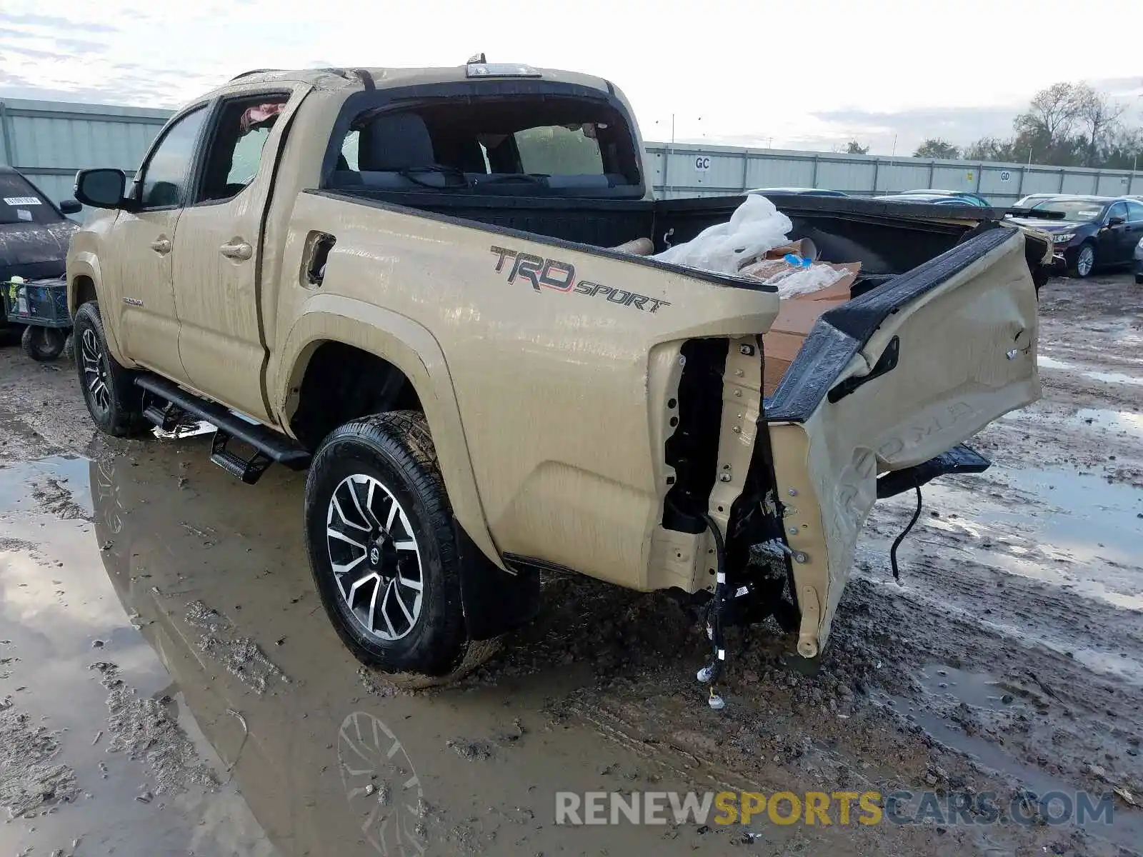 3 Photograph of a damaged car 5TFAZ5CN6LX089938 TOYOTA TACOMA 2020