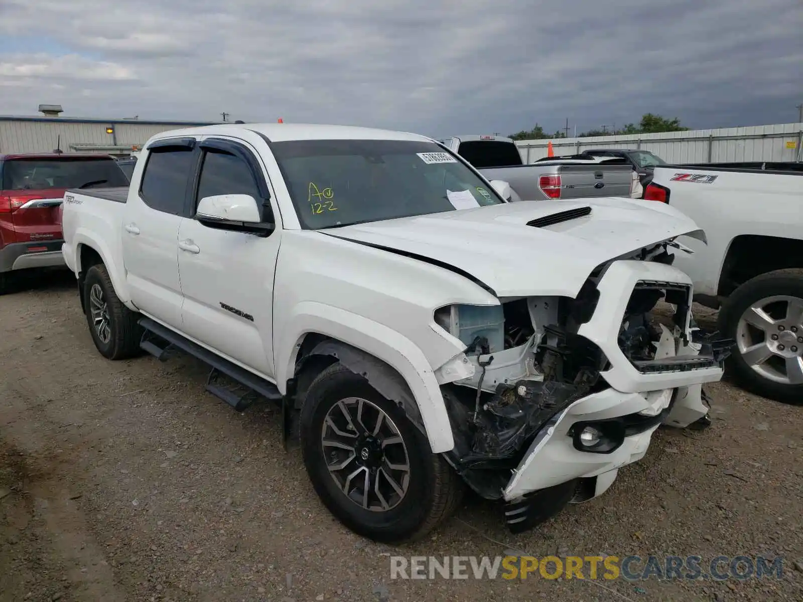 1 Photograph of a damaged car 5TFAZ5CN6LX090975 TOYOTA TACOMA 2020