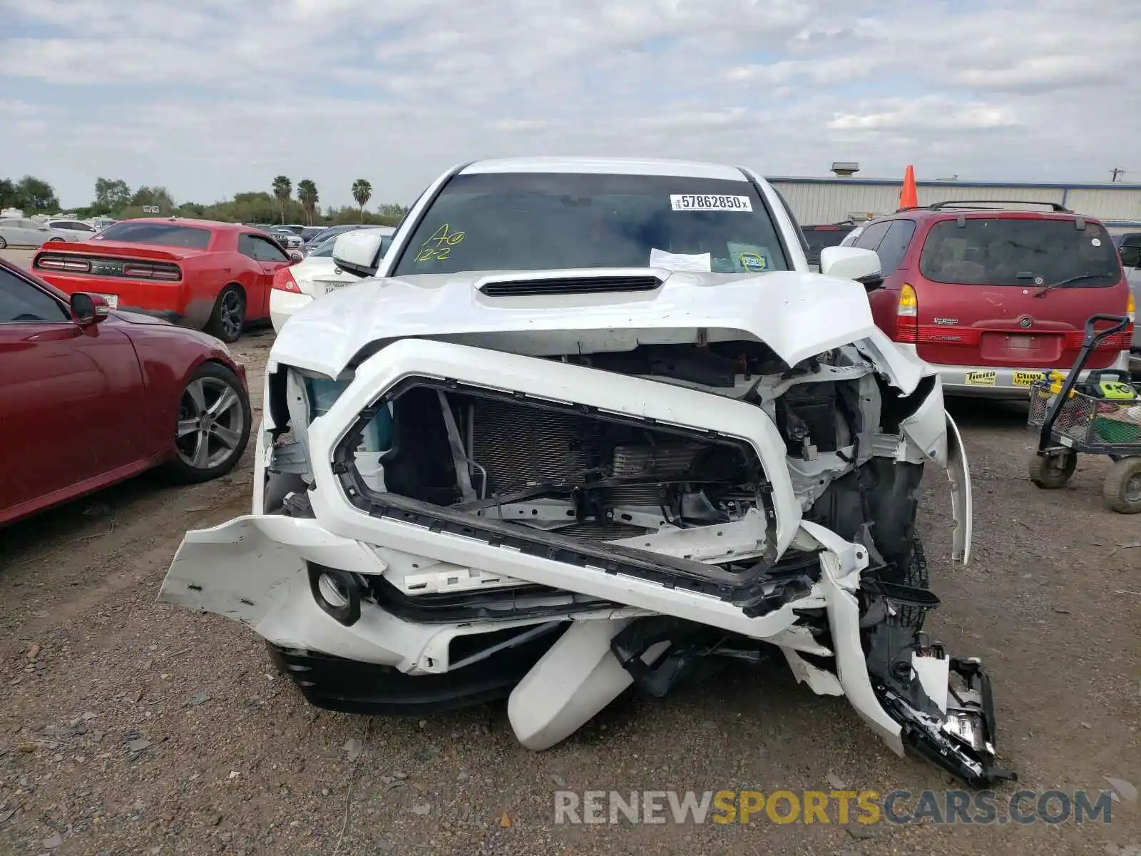 9 Photograph of a damaged car 5TFAZ5CN6LX090975 TOYOTA TACOMA 2020