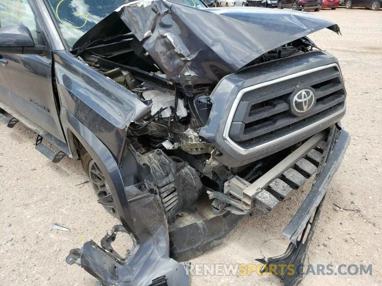 9 Photograph of a damaged car 5TFAZ5CN6LX091981 TOYOTA TACOMA 2020