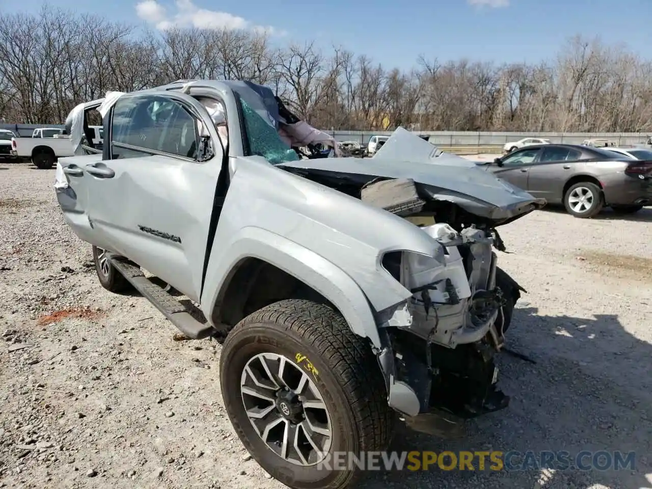 1 Photograph of a damaged car 5TFAZ5CN6LX093357 TOYOTA TACOMA 2020