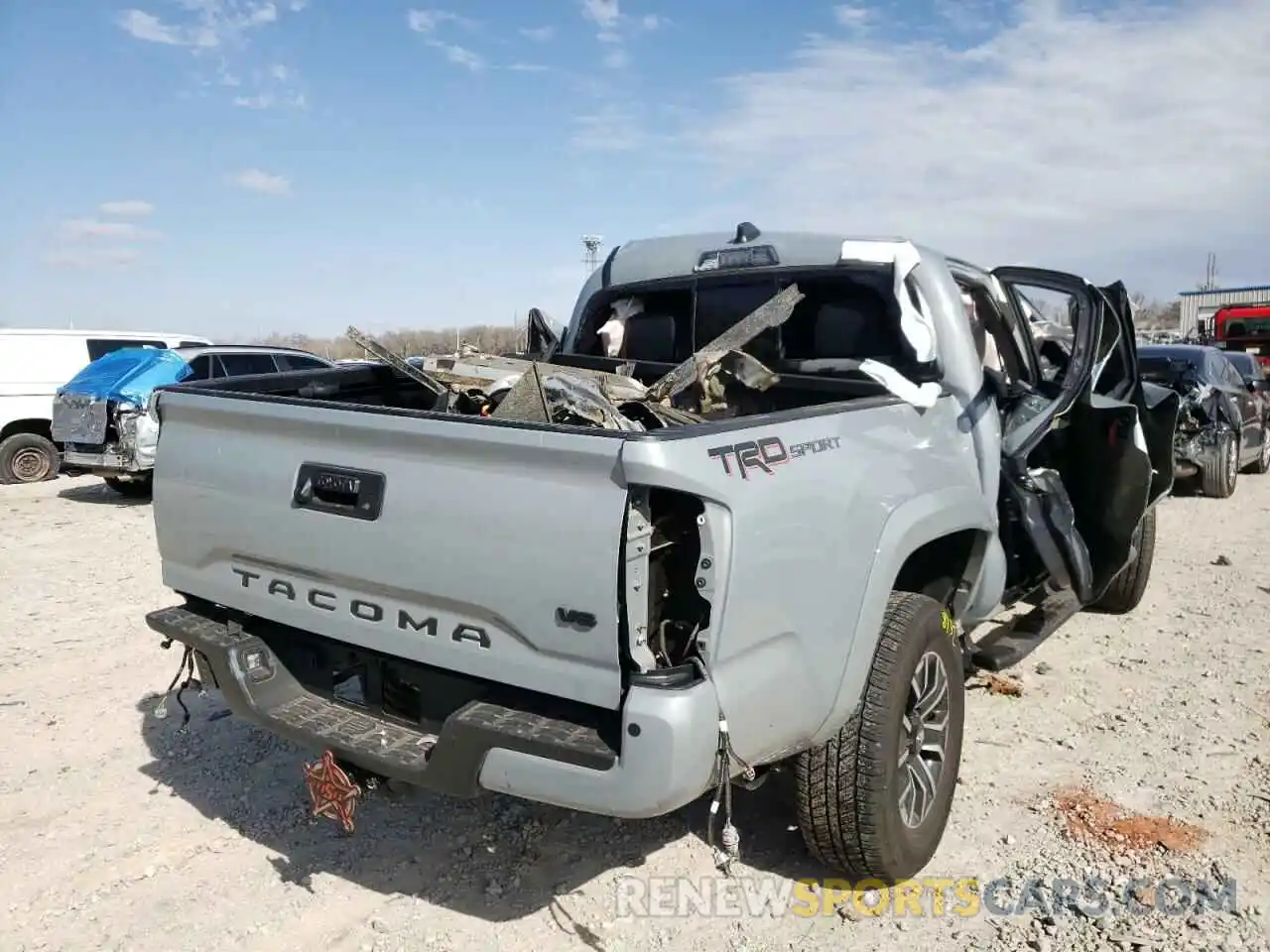 4 Photograph of a damaged car 5TFAZ5CN6LX093357 TOYOTA TACOMA 2020