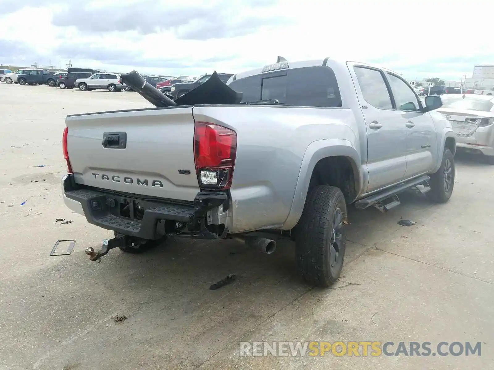 4 Photograph of a damaged car 5TFAZ5CN6LX093651 TOYOTA TACOMA 2020