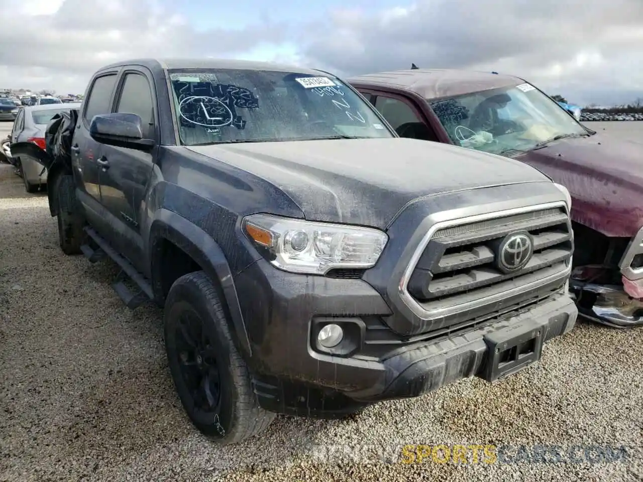 1 Photograph of a damaged car 5TFAZ5CN6LX094394 TOYOTA TACOMA 2020