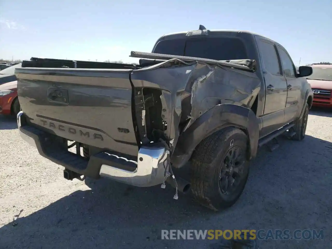 4 Photograph of a damaged car 5TFAZ5CN6LX094394 TOYOTA TACOMA 2020