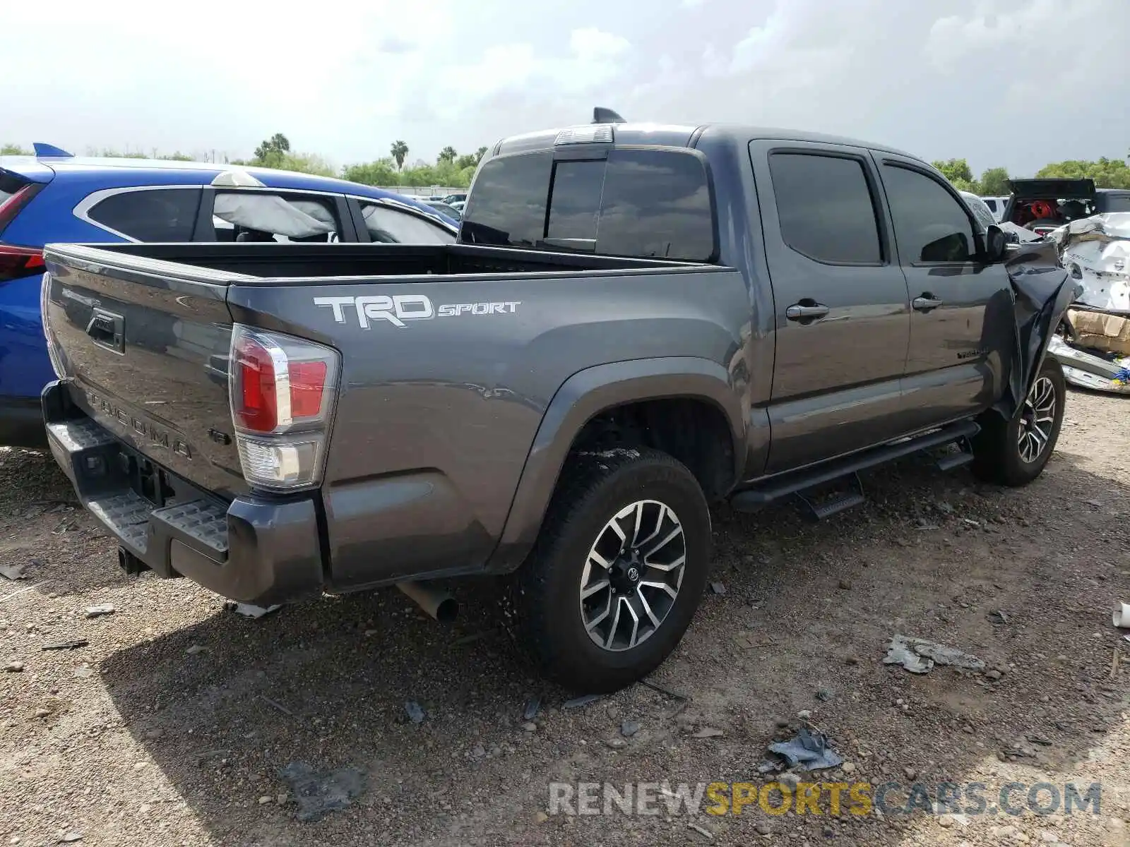 4 Photograph of a damaged car 5TFAZ5CN6LX094718 TOYOTA TACOMA 2020