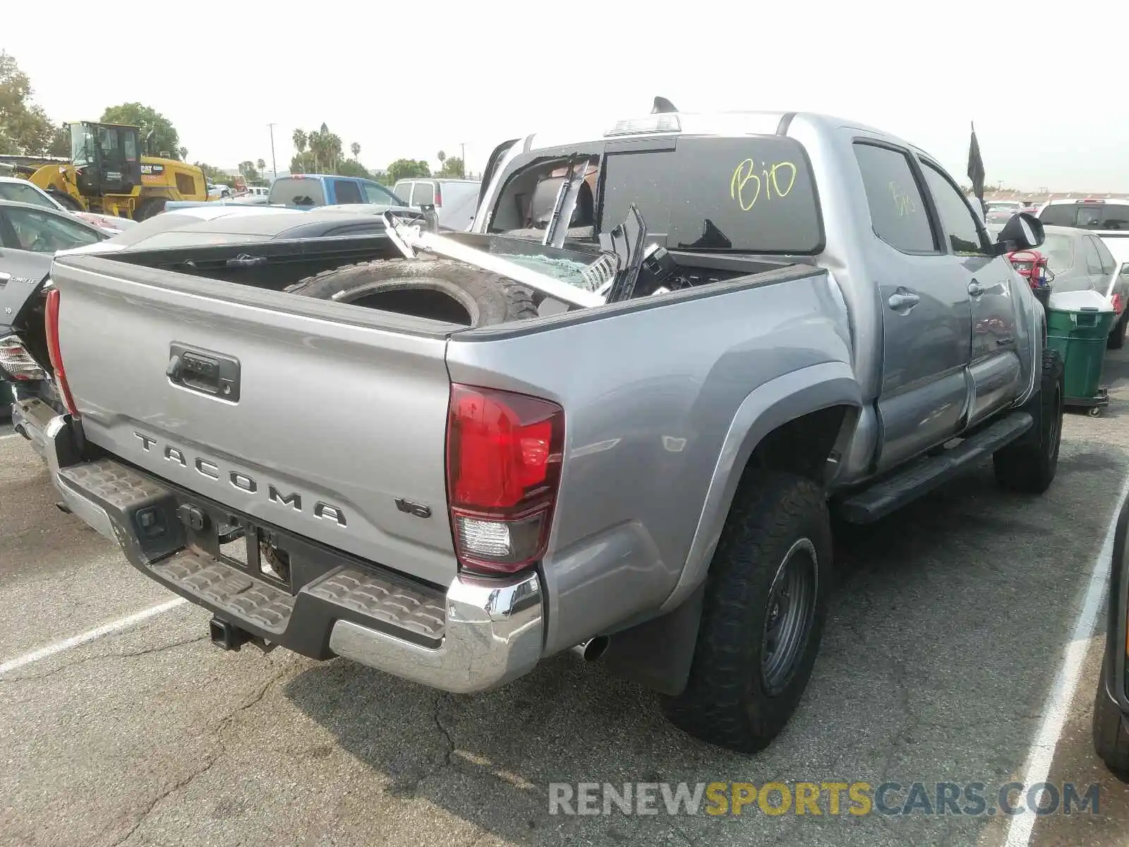 4 Photograph of a damaged car 5TFAZ5CN9LX089612 TOYOTA TACOMA 2020